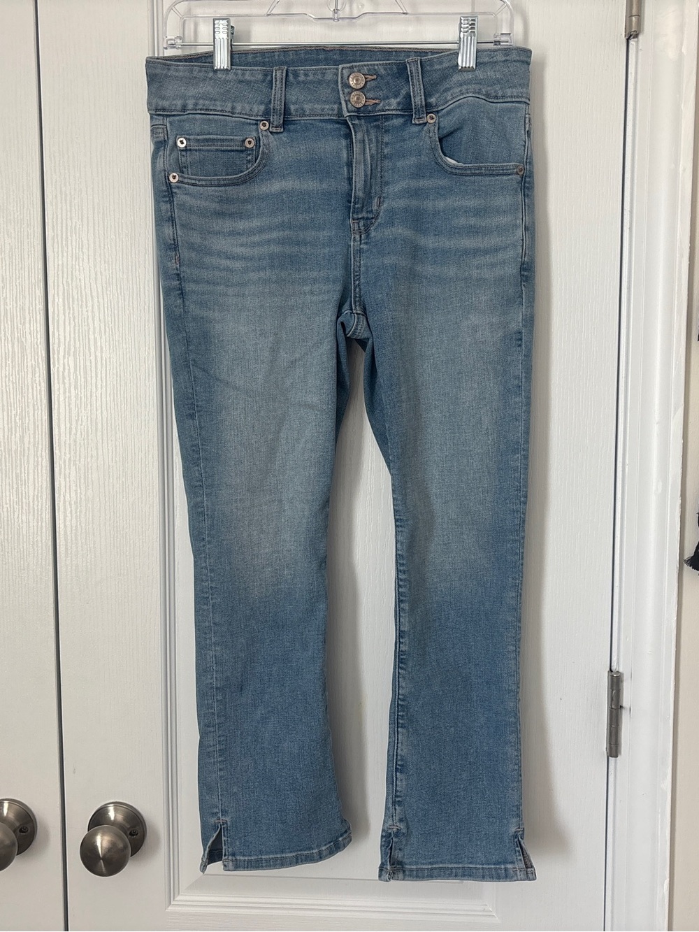 AE Next Level Stretch Low Rise Artist Crop Jeans - Size 8